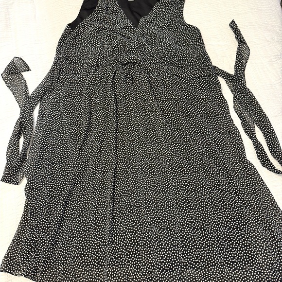 Motherhood Maternity Dresses & Skirts - Black and White Polka Dot Motherhood Maternity Dress with Waist Tie size Large